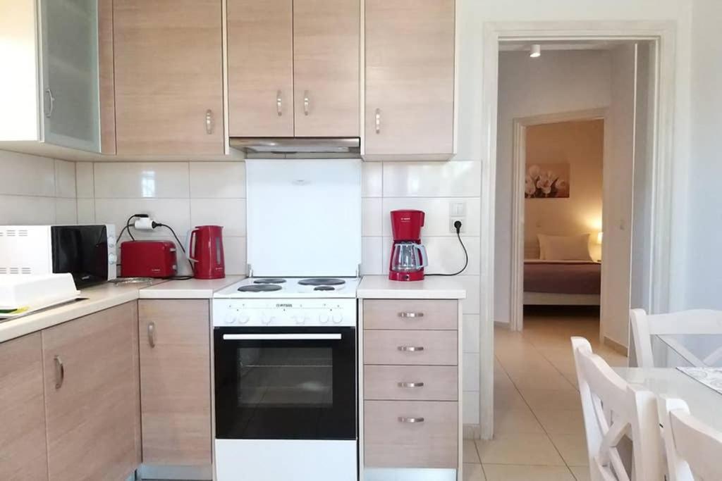 New, Modern, Bright And Independent Apartment 83 M2, With Garden, 5Min To The Beach And The City Center Kalamata Dış mekan fotoğraf