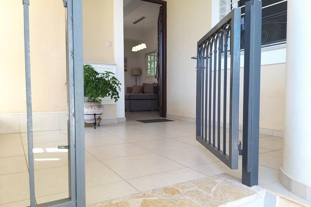 New, Modern, Bright And Independent Apartment 83 M2, With Garden, 5Min To The Beach And The City Center Kalamata Dış mekan fotoğraf