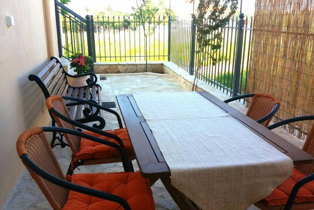 New, Modern, Bright And Independent Apartment 83 M2, With Garden, 5Min To The Beach And The City Center Kalamata Dış mekan fotoğraf